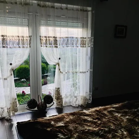 度假居 Edona Trajas